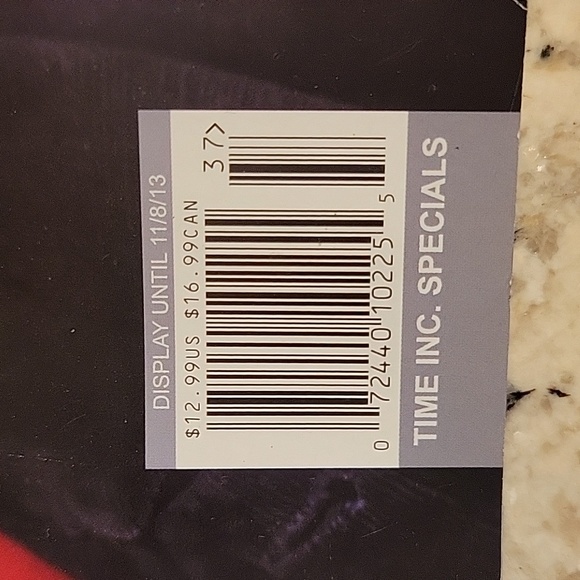 John Lennon-  LIFE magazine, biography, and photographers remembering 128 pages. - Picture 3 of 7